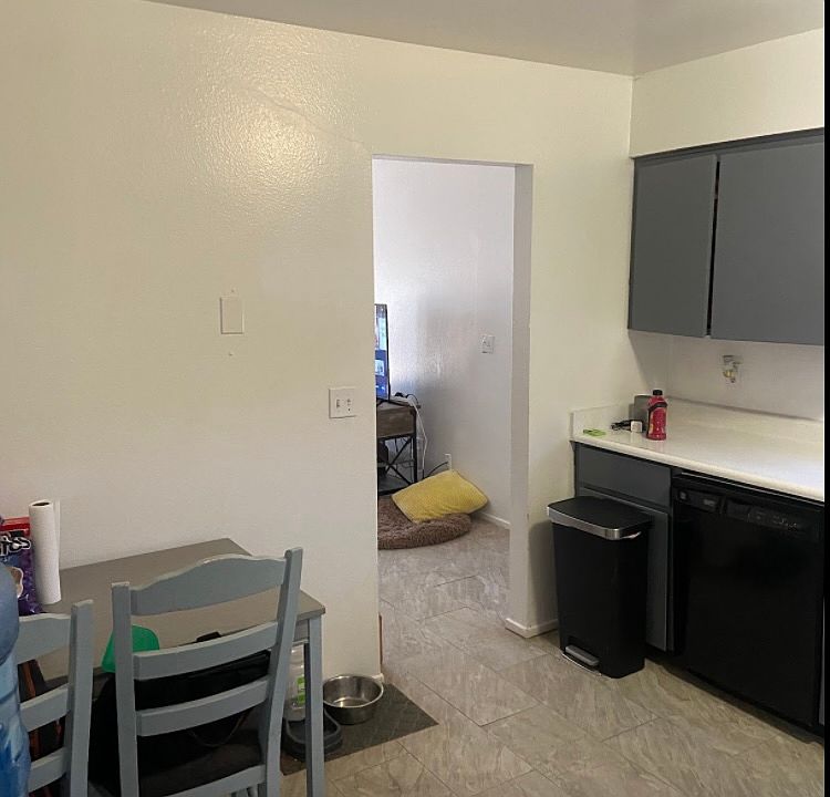 1st image of 924 N Pueblo Dr