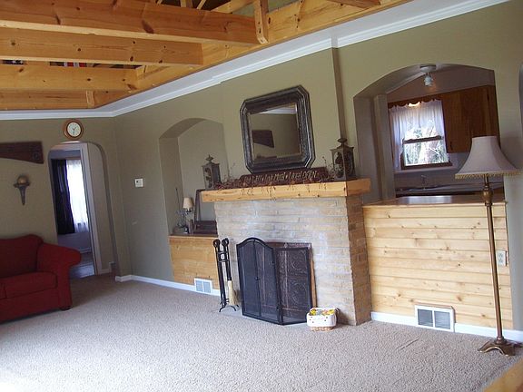 Living room w/ fireplace
