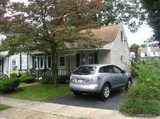 117 Jefferson St, Merrick, NY 11566