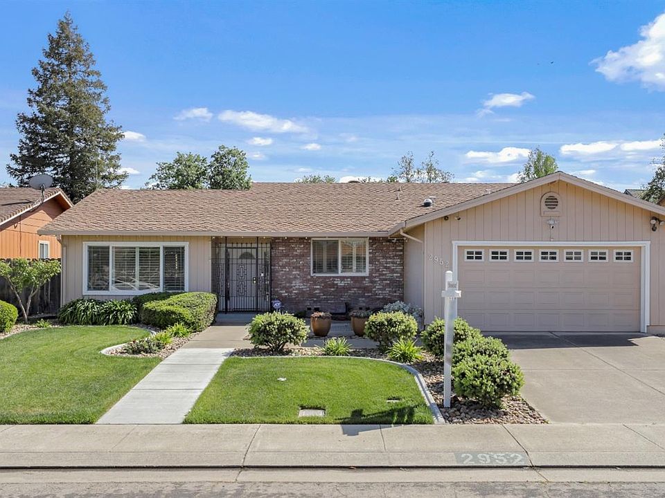 1st image of 2952 Admiral Dr
