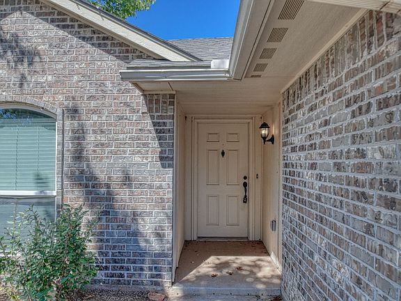 3rd image of 217 Tecumseh Meadows Dr