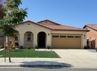15615 Kings Peak Dr, Fontana, CA 92336