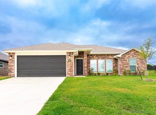 104 S 26th St, Collinsville, OK 74021
