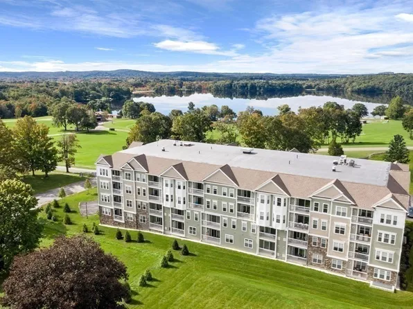 3 Peters Farm Way #405, Westborough, MA 01581