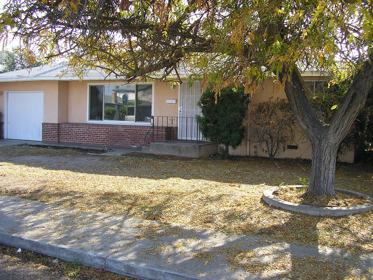 3446 E Joyce Dr photo 1