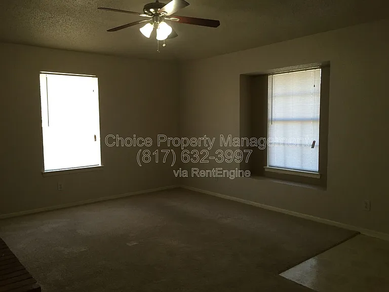 7704 Jennifer Ln — Photo 4