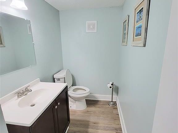 4th image of 925 Sealy St #9