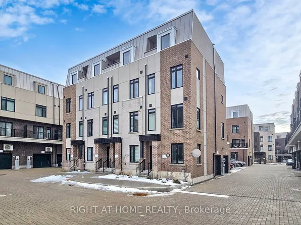 32 Spruce Pines Cres, Toronto, ON M4A 2X2