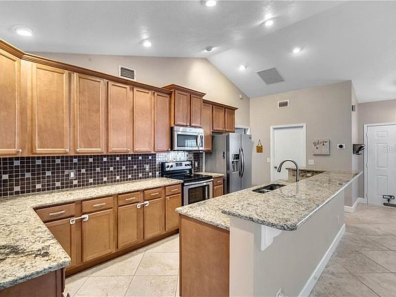 5th image of 257 Kettle Ct