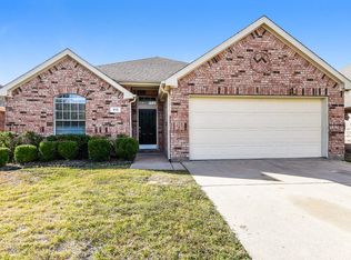 910 Bowie Dr, Lavon, TX 75166