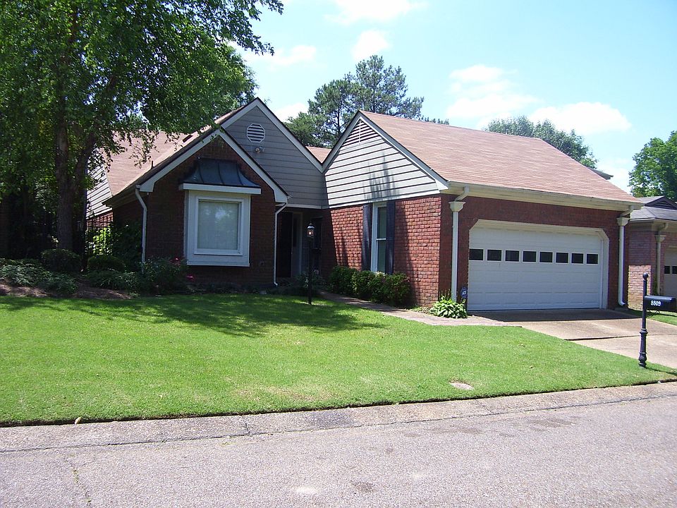 1st image of 8809 Fairway Gardens Dr