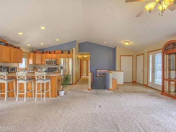 4th image of 290 Talon Dr