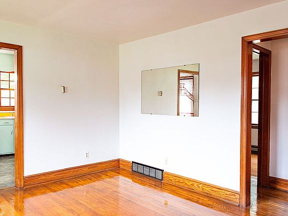 4th image of 3209 Freeman St