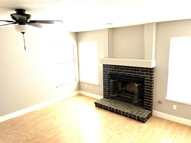 Living Room with gas fireplace