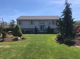 2060 Phenix Ave, Cranston, RI 02921