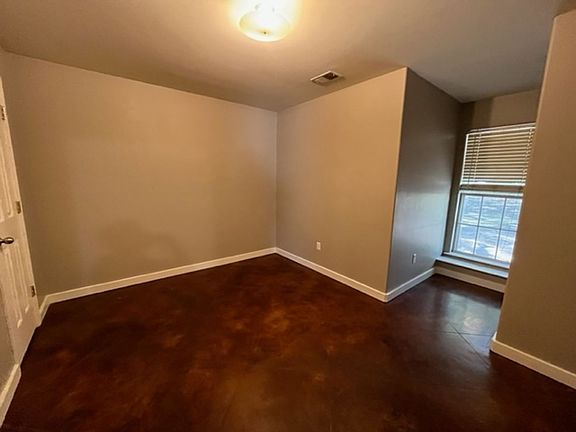 5th image of 115 Nikki Dr #B