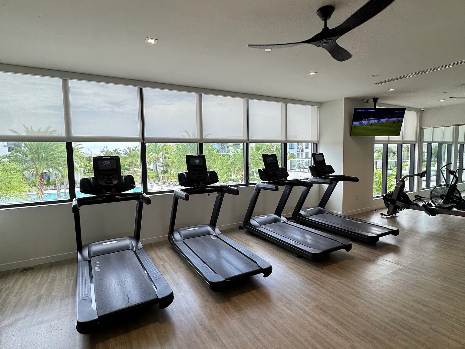 2 bed, 981 sqft, $2,678 — Photo 4