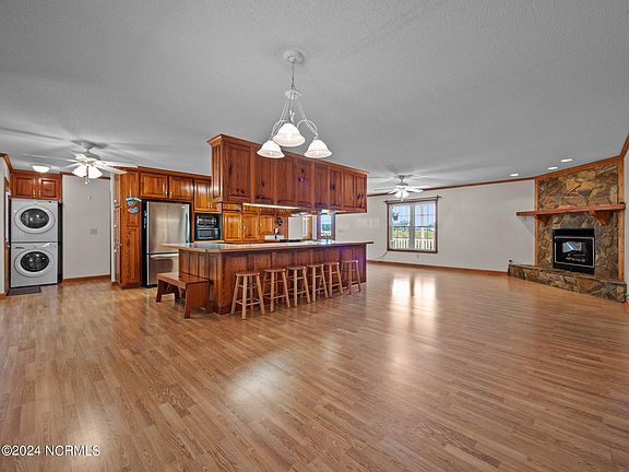 4th image of 2756 White Oak River Road