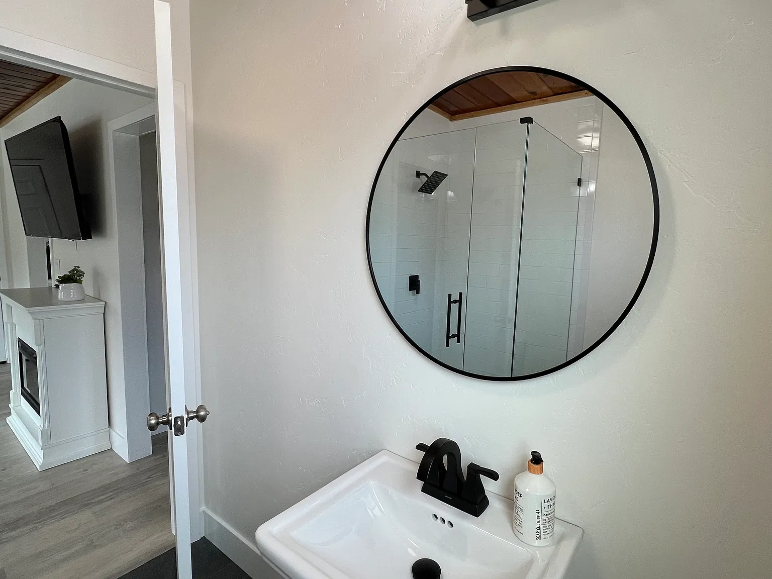 1 bed, 500 sqft, $1,650 — Photo 3