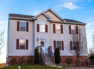 138 Tuscany Estates Dr, Finleyville, PA
