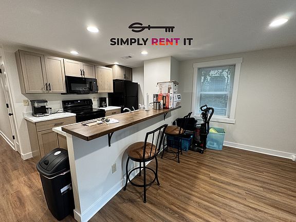 2nd image of 3226 West St #11