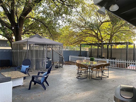 5th image of 642 NW 3rd Ave