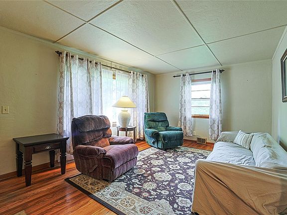 5th image of 3101 W Columbia St