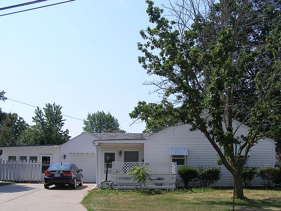 2nd image of 841 N 1st St