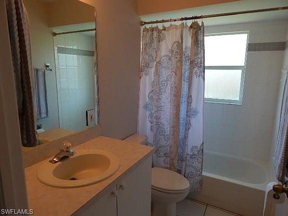3rd image of 2204 SW 40th St