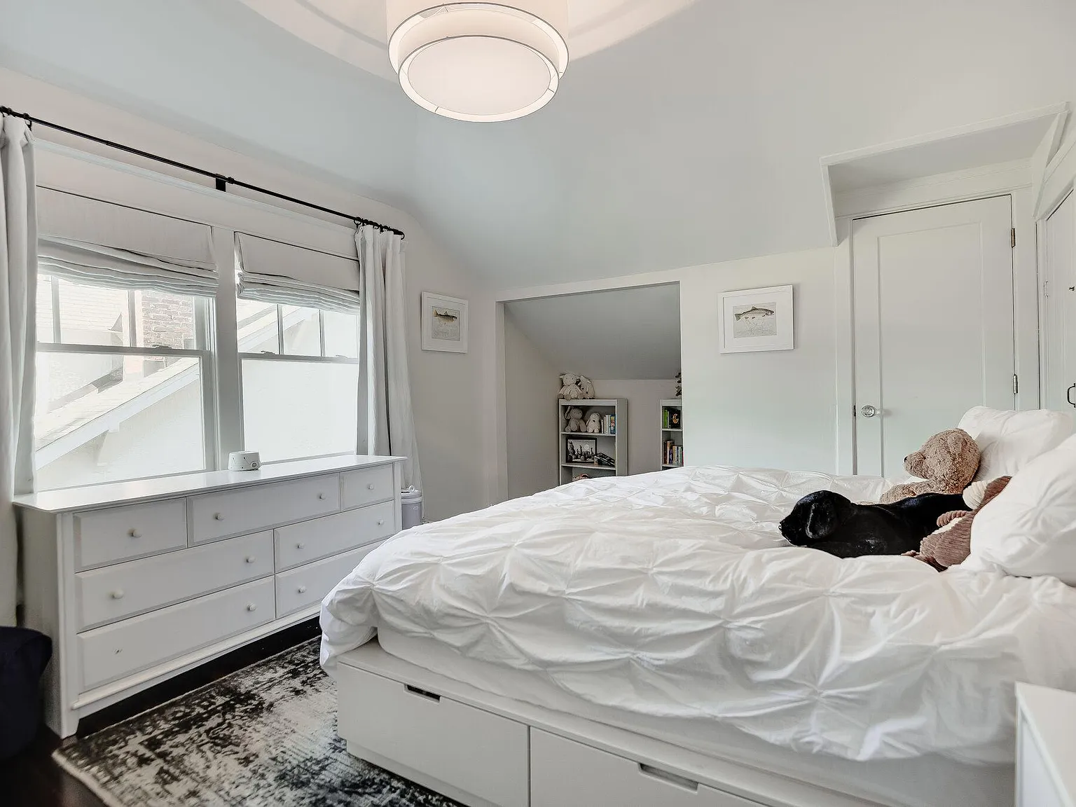 3 bed, 2324 sqft, $4,750 — Photo 3