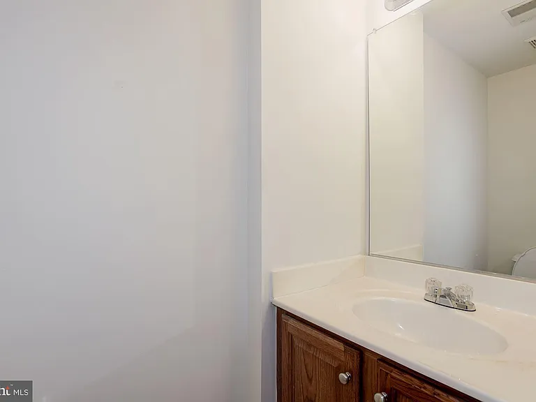 21588 Bankbarn Ter — Photo 18