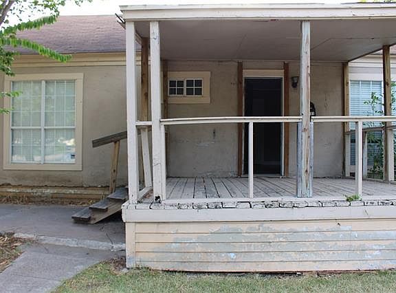 5th image of 1101 Oak St