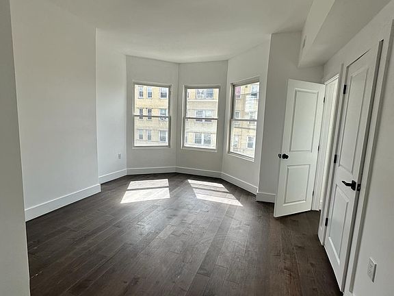 5th image of 321 S Orange Ave Floor 2