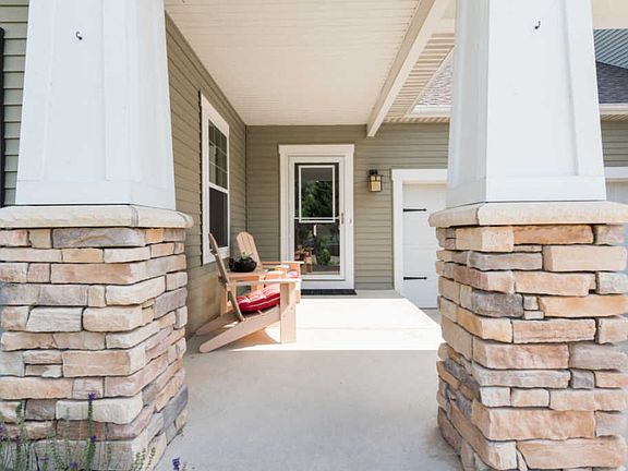 4th image of 665 Braeside Dr SE