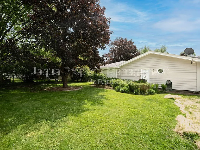 4420 Croyden Ave — Photo 29