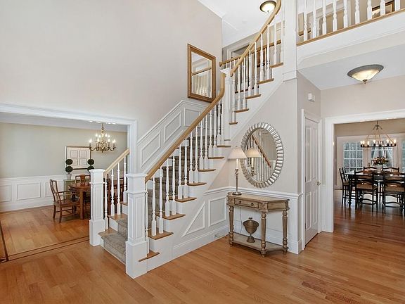 4th image of 3 Winterberry Ln