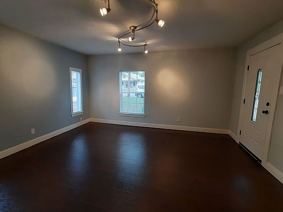 4th image of 2538 Emmett St