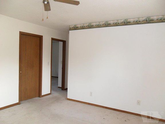 2nd image of 602 Aspen Dr