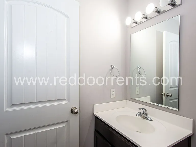 806 Kelly Pass — Photo 14