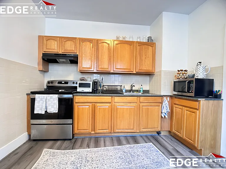 16 Fuller St #5 — Photo 1