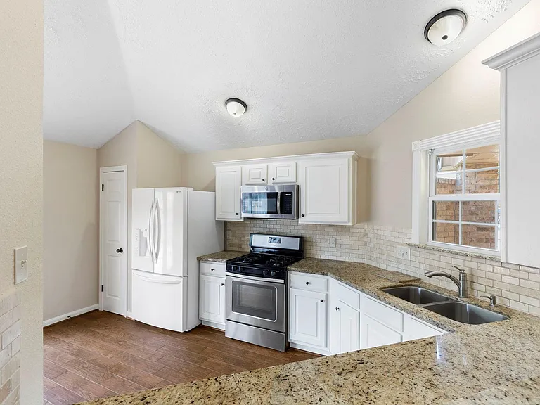21435 Deerhaven Dr — Photo 13
