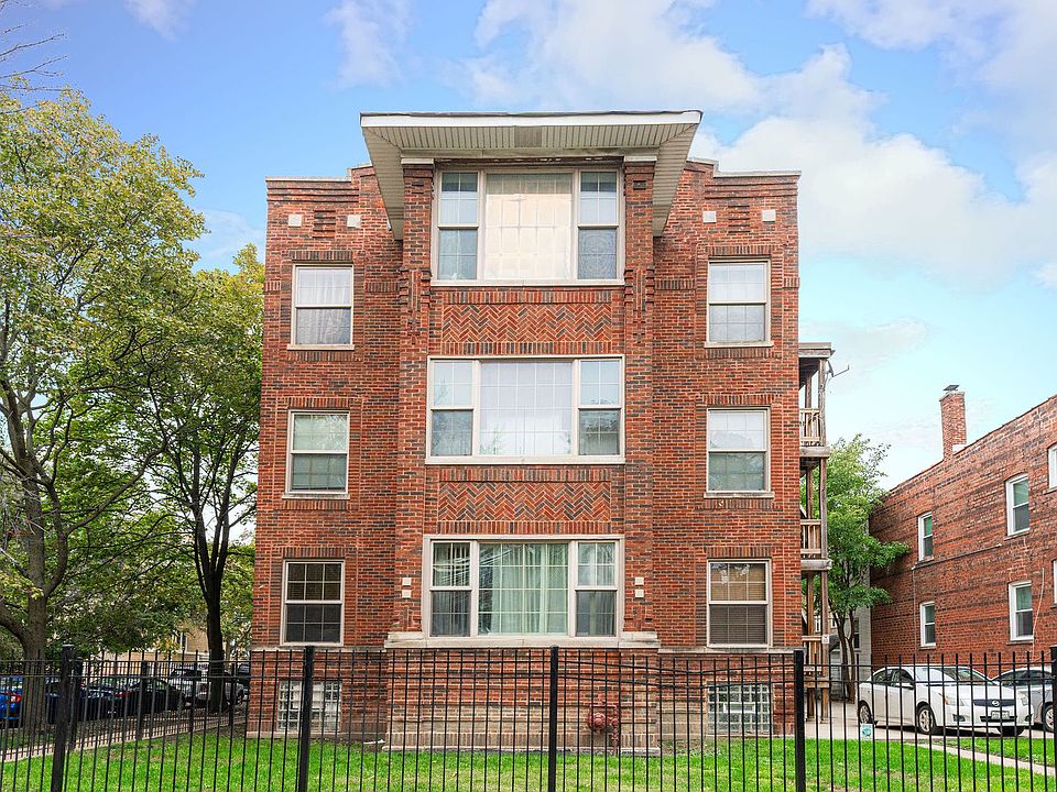 1st image of 3549 W Ainslie St #2