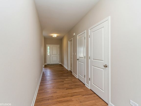 3rd image of 755 Pelican Ln