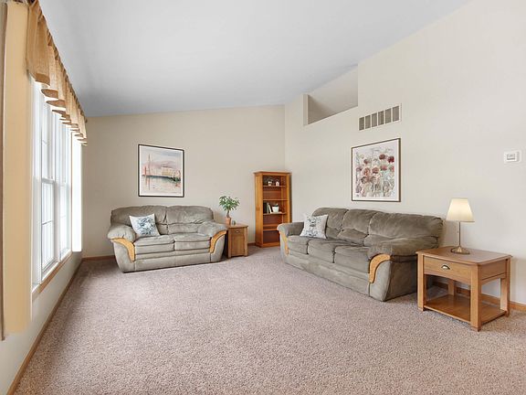 3rd image of 5824 Arrowhead Ct