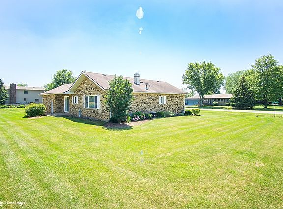 3rd image of 2600 Oak Rail Dr