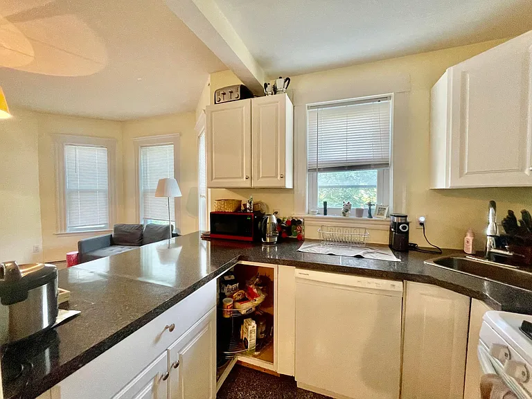 39 Illinois Ave #2 — Photo 10