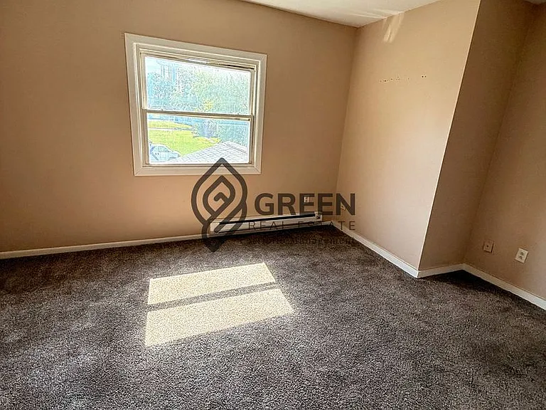 294 N Greenwood Ave — Photo 3