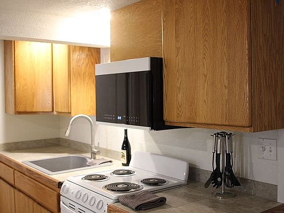 5th image of 1053 Elrod Ave