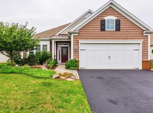 16 E Grimaldi Dr, Farmingdale, NJ 07727