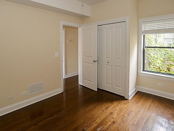 3rd image of 3709 N Wilton Ave #3